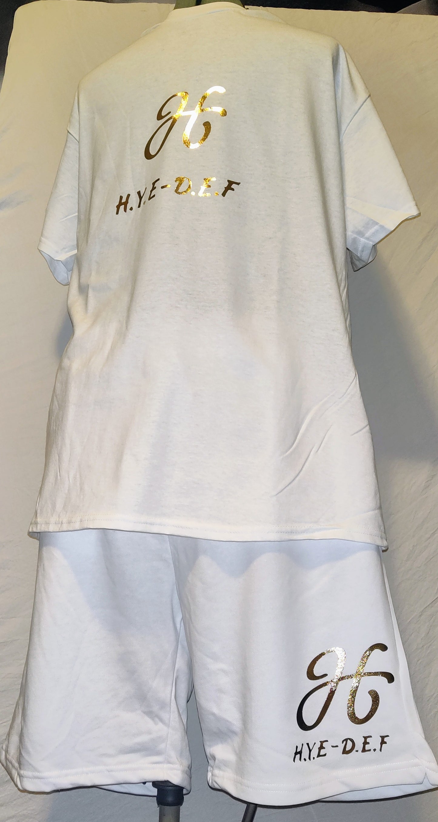 H.Y.E-D.E.F WHITE AND GOLD SHORT SET
